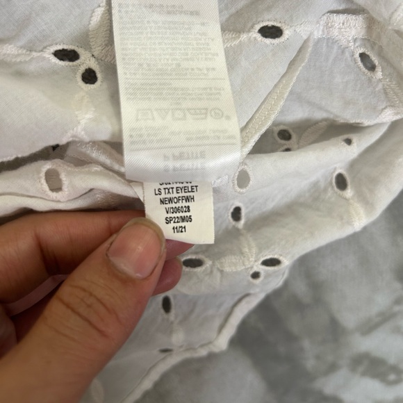 Banana Republic eyelet long sleeve off white v- neck mini dress - Picture 3 of 9